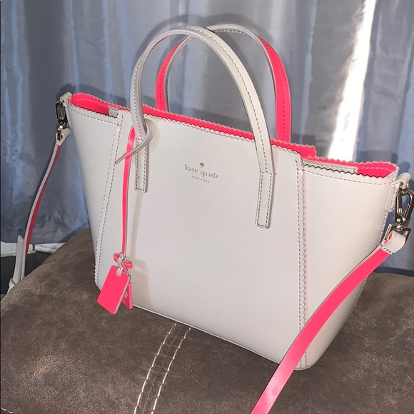 Kate Spade Purse - Picture 1 of 3